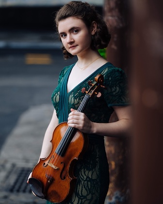 Clara Neubauer - violin
