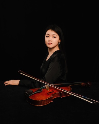 Xunyu Zhou - viola