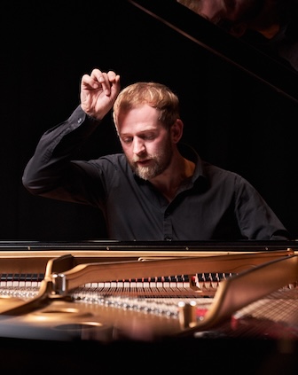 Alasdair Beatson - Piano