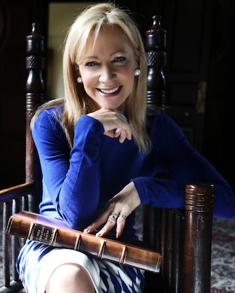 Suzi Digby - Conducting