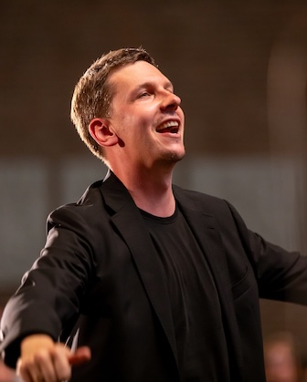 Jonathan Hofmann - Leitung