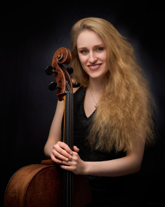 Alexandra Kahrer - cello